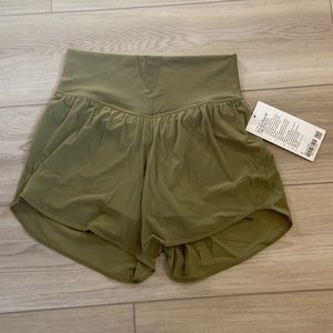 lululemon nulu and mesh yoga short 3.5”